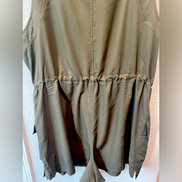 Old Navy Sleeveless Olive Green Romper Preloved Size: XL Petite - Picture 5 of 16